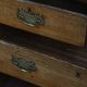 Commode ancienne en chêne anglais du XVIIIe siècle