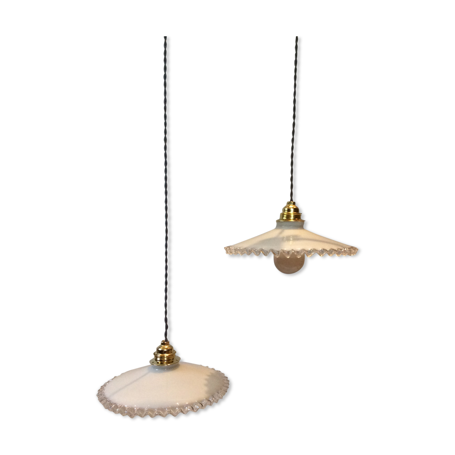 Duo of hanging lamps in opaline