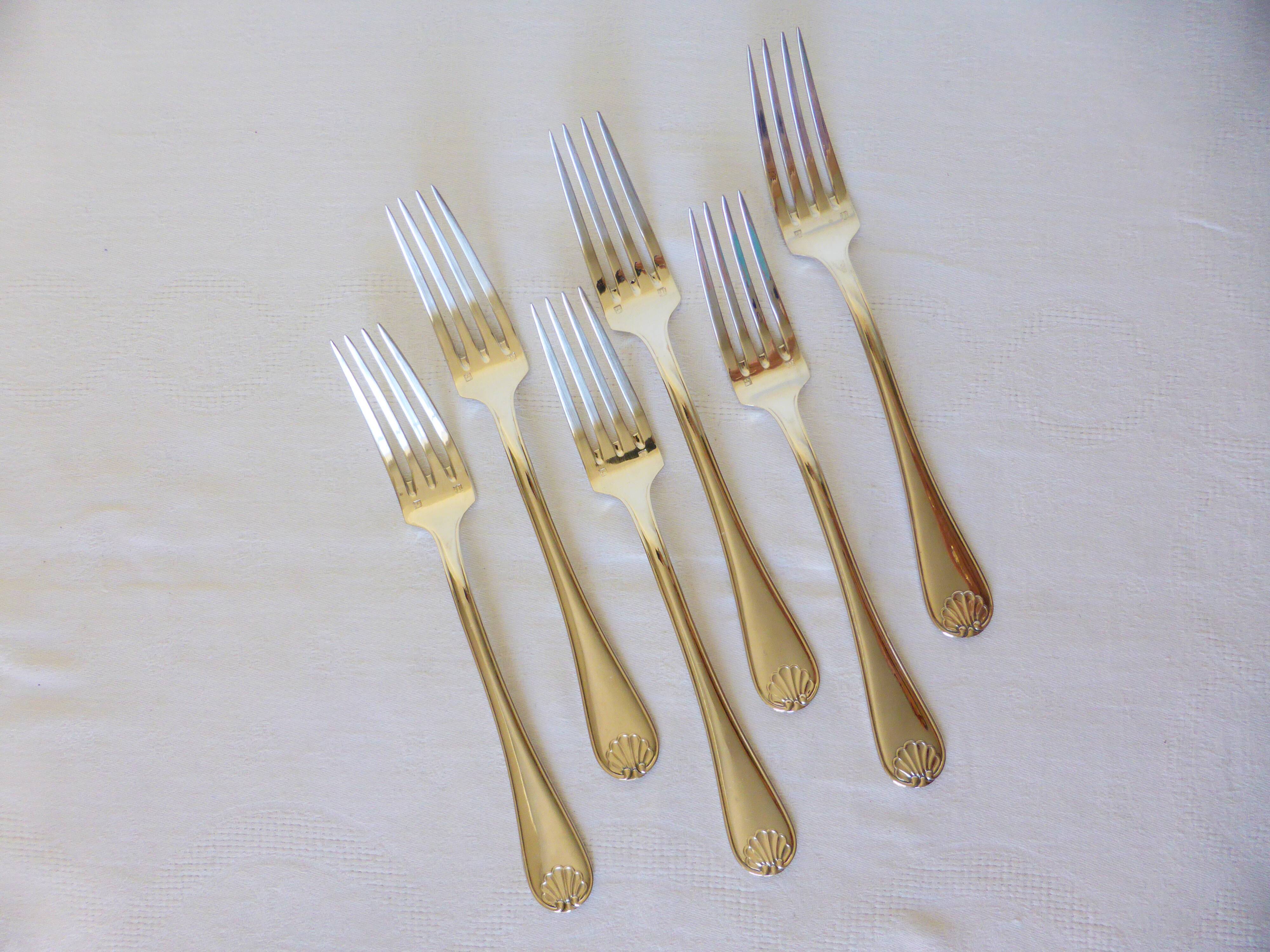 6 fourchettes en métal argenté poinçonnées de l'orfèvre Liberty modèle coquille 2106250
