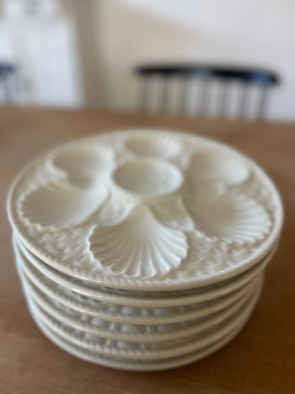 6 oyster plates in barbotine