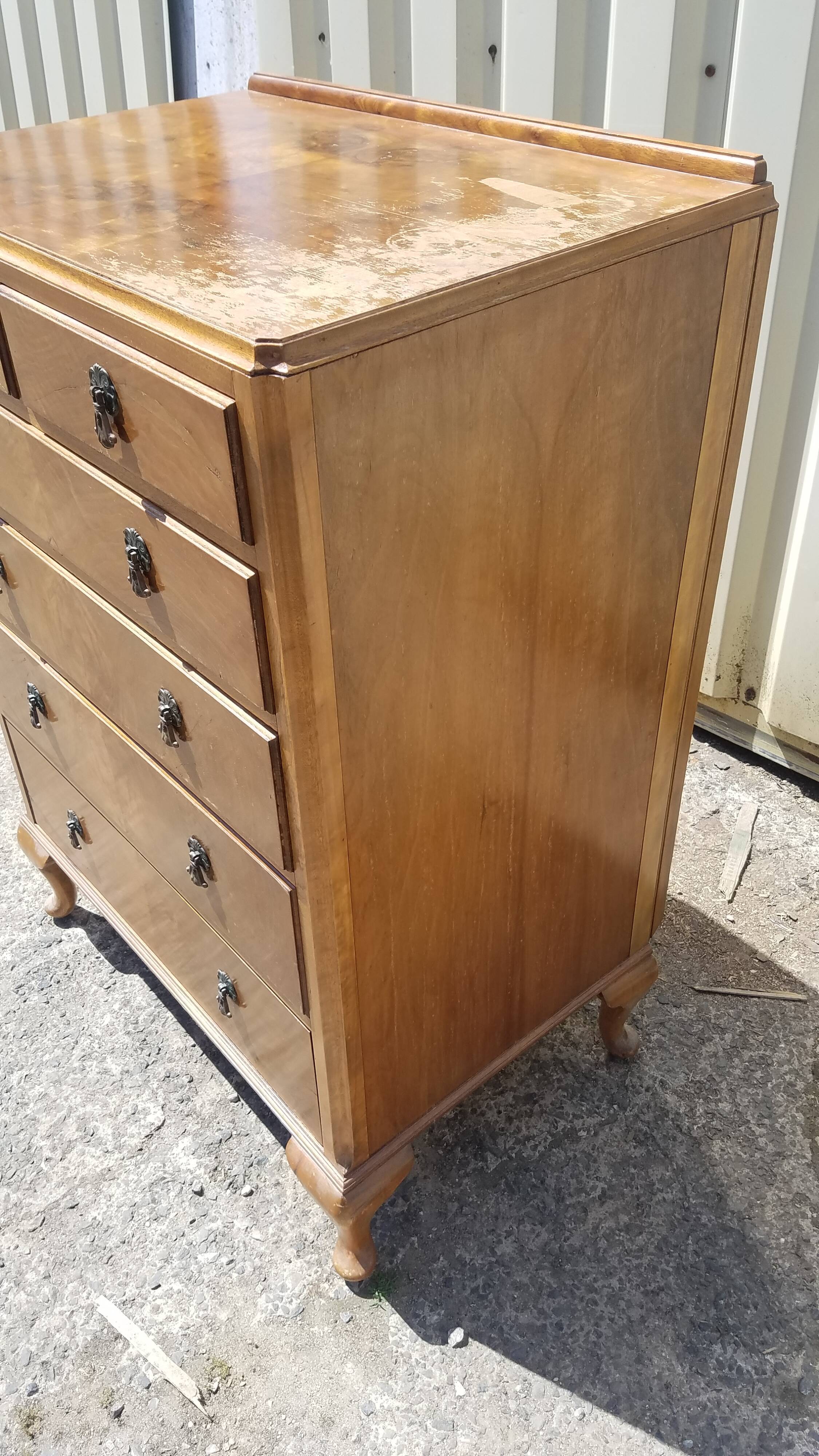 English dresser
