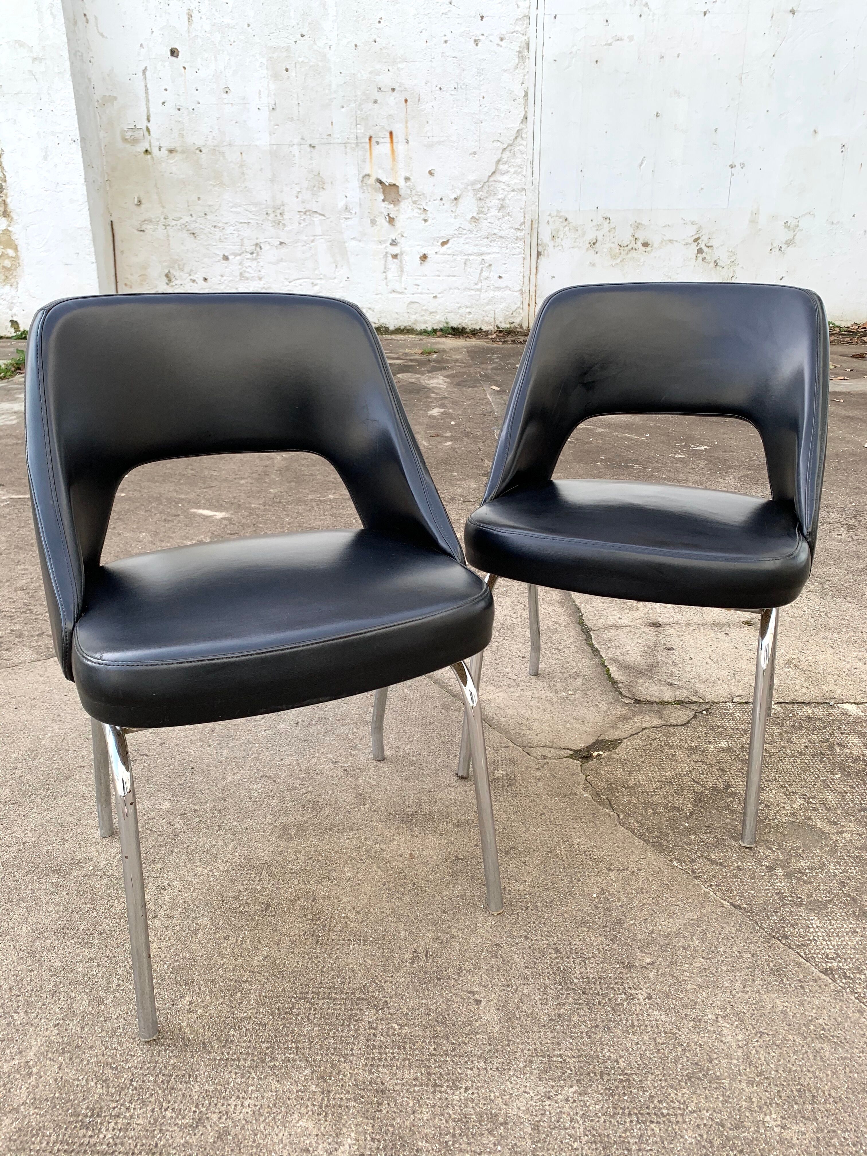 Pair of chairs conference Line Roset