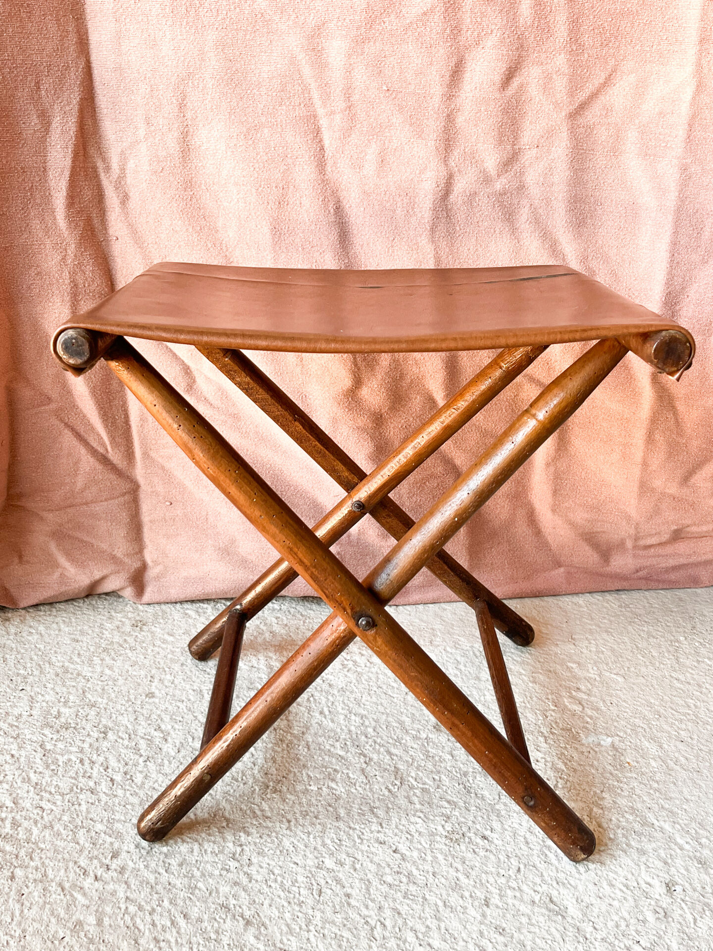 Tabouret de en Cuir et Bois Style Curule