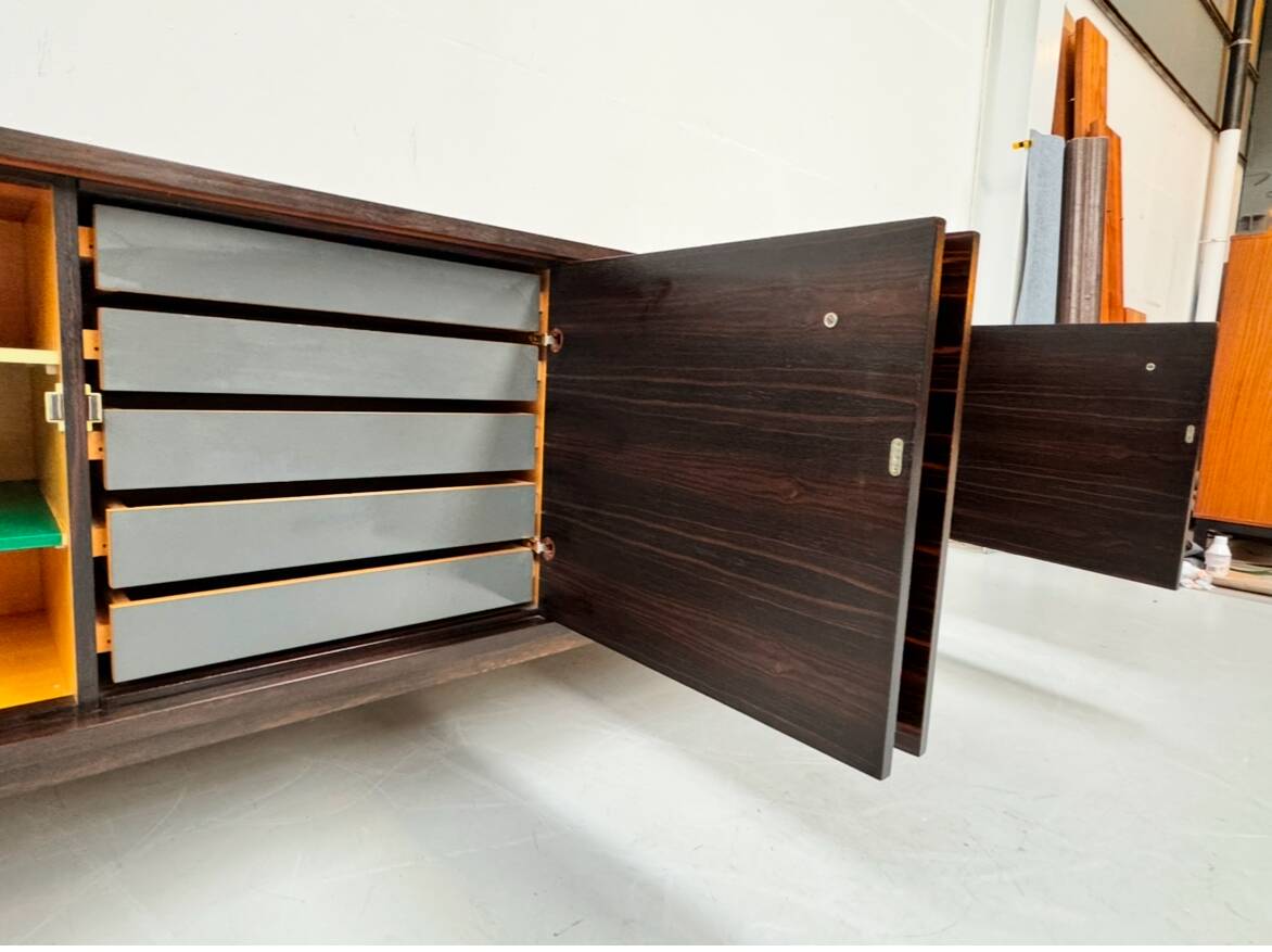 Buffet vintage en palissandre du Brésil, Belgique années 1970.