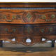 Commode provençale en noyer massif travail nîmois époque Louis XV
