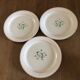 3 assiettes à dessert en porcelaine estampillées VF, modèle "Fleurs de Mai". Motifs peints à la main