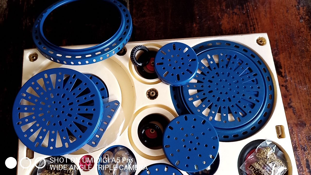 Kit de construction Metallus "Berlin box 1" / n°9800-60 / compatible MECCANO