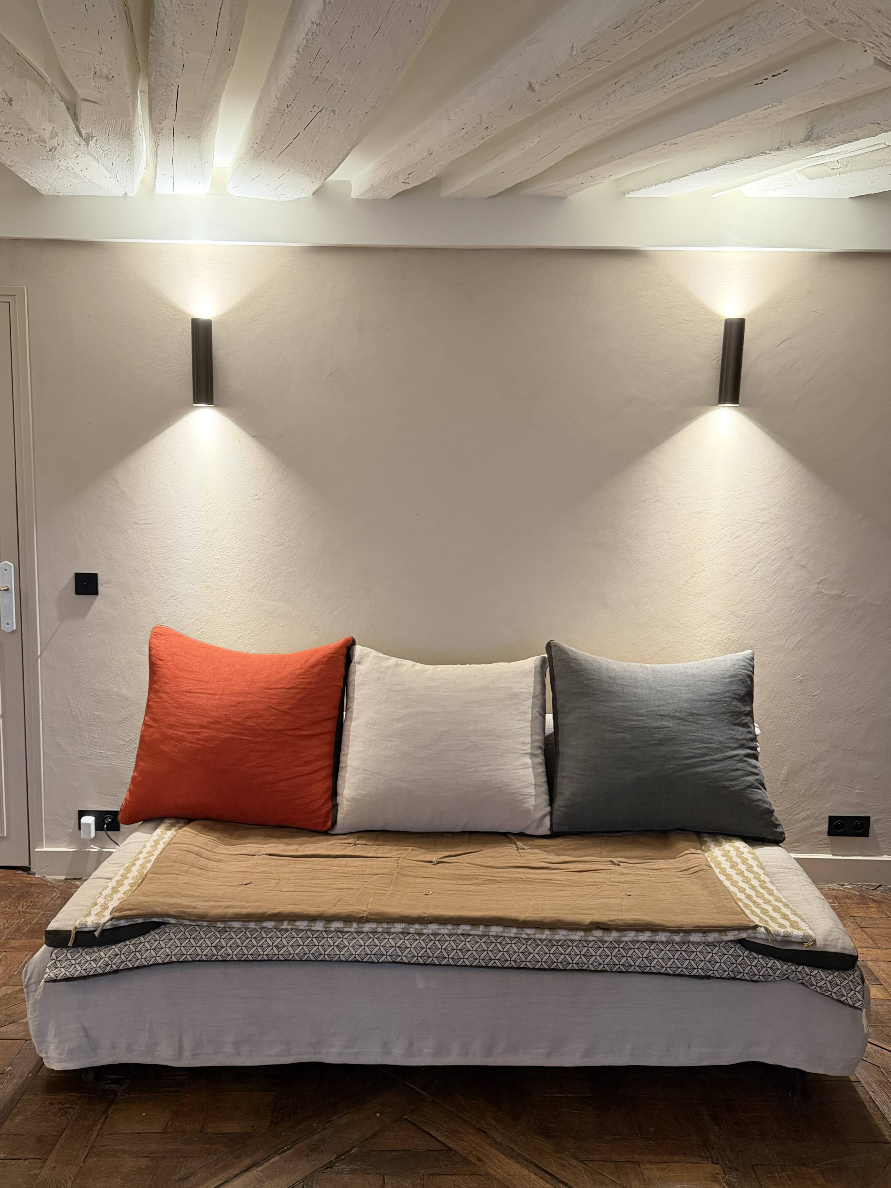 "Caliph Sofa Caravan"