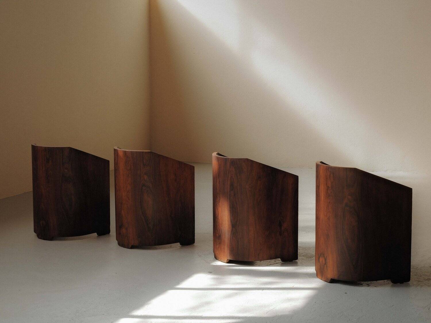 Set of 4 Art Deco armchairs in rosewood veneer, circa 1930.