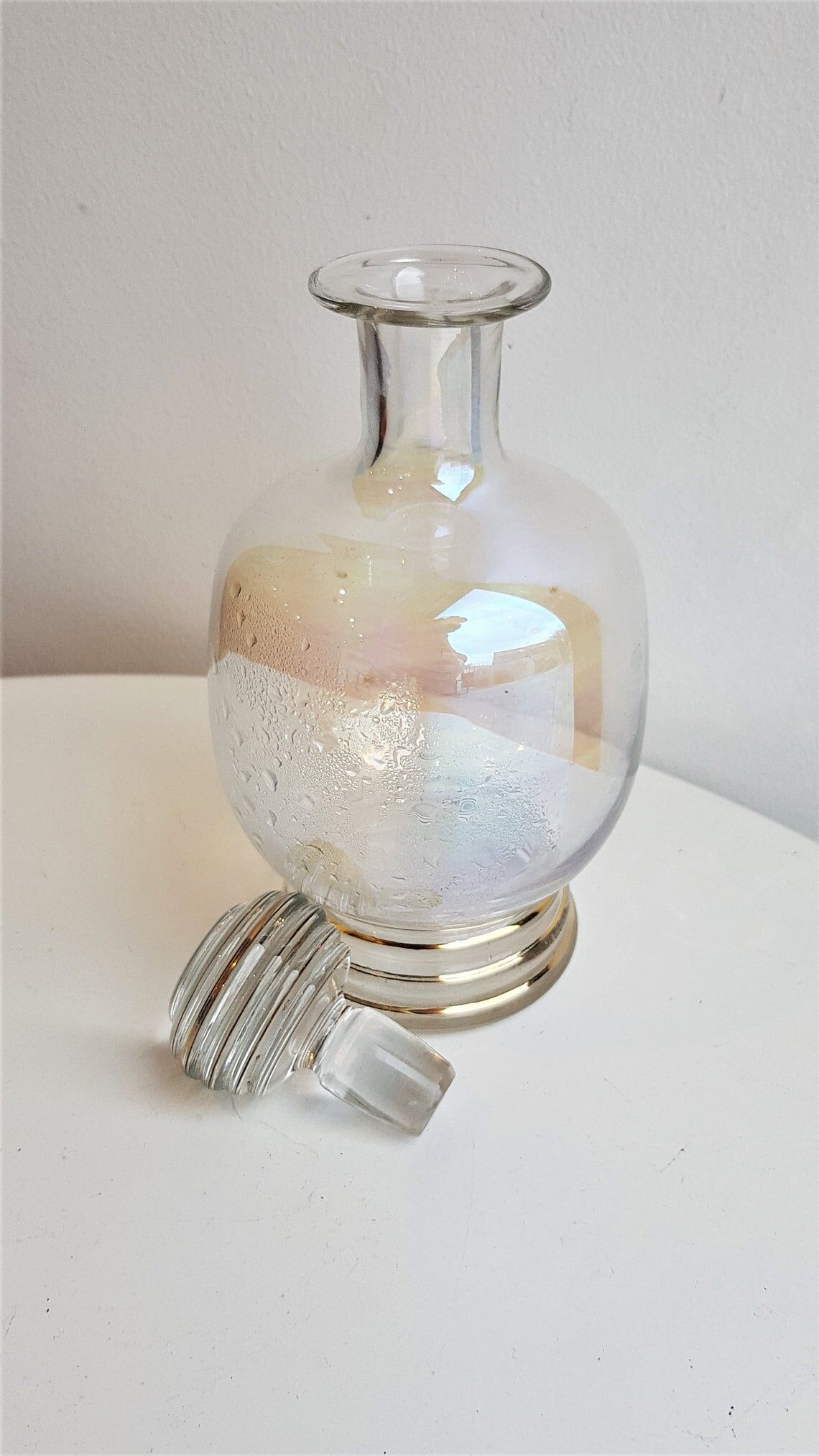 Glass liquor carafe