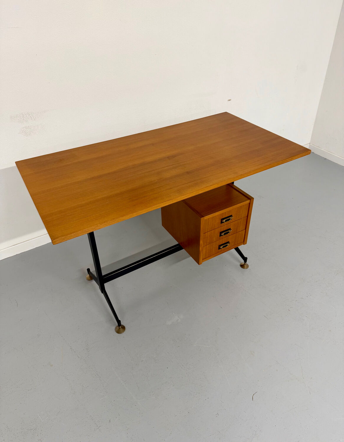 Vintage Italian design desk from the 1960s in wood and metal.