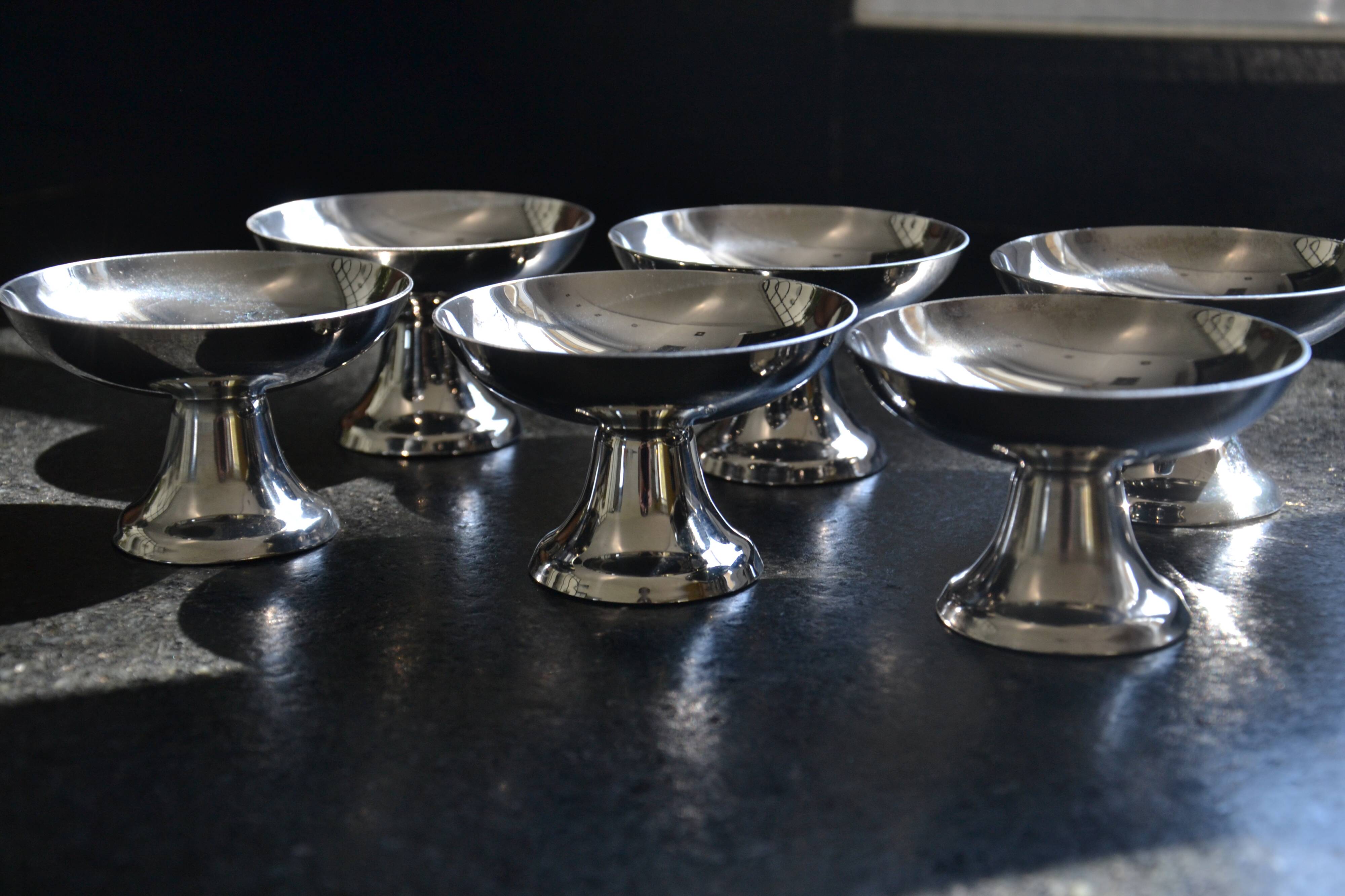 6 impeccable Guy Degrenne stainless steel bowls