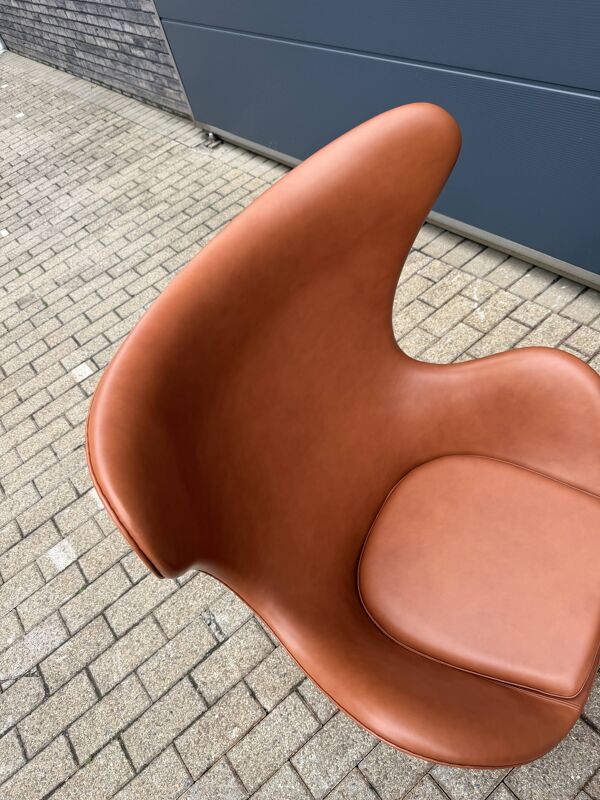 2x fauteuil vintage Fritz Hansen Egg Chair cuir cognac état neuf