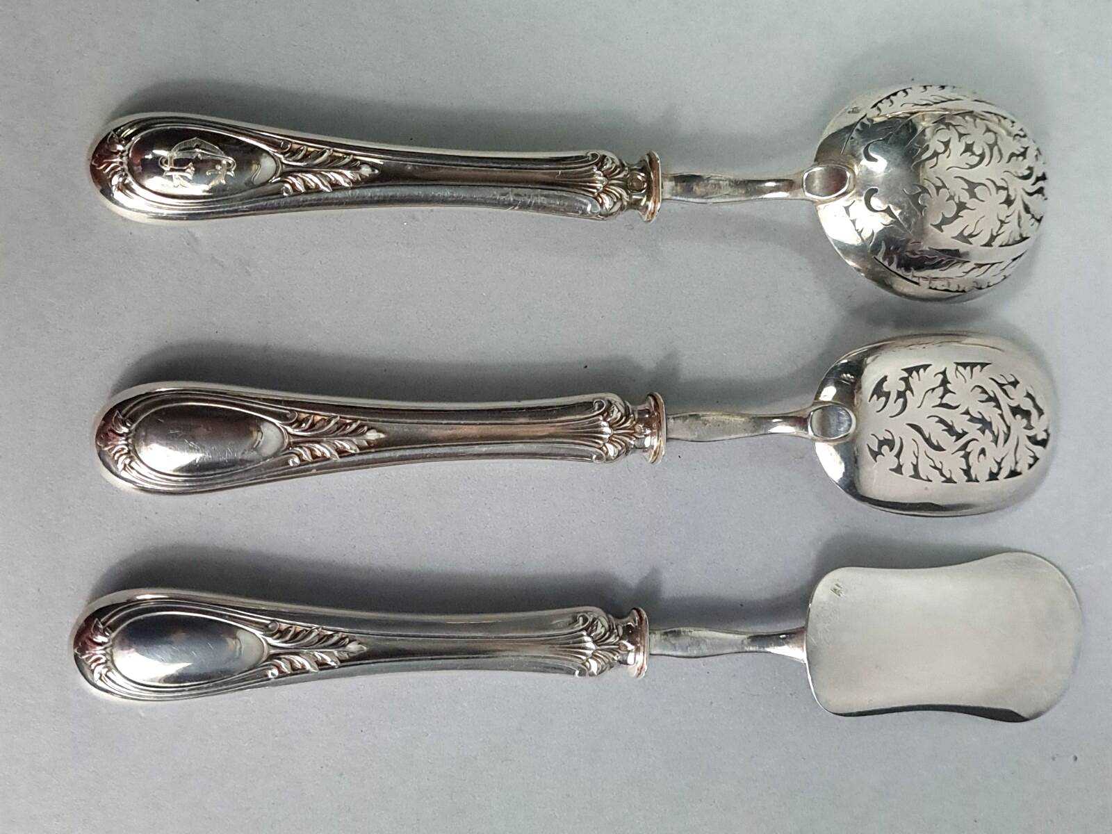 10 silver serving cutlery, Minerva hallmark + rosewood case, 19th century. C730