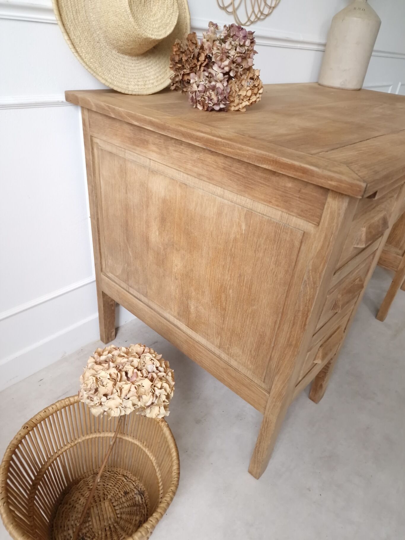 Master desk