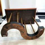 Table basse chêne et laiton vers 1960