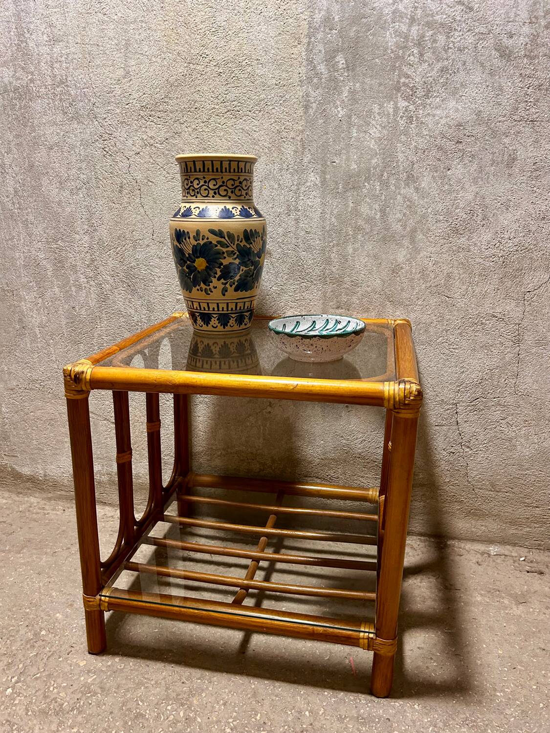 Table basse en rotin vintage