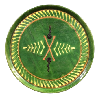 Plat vert décor graphique