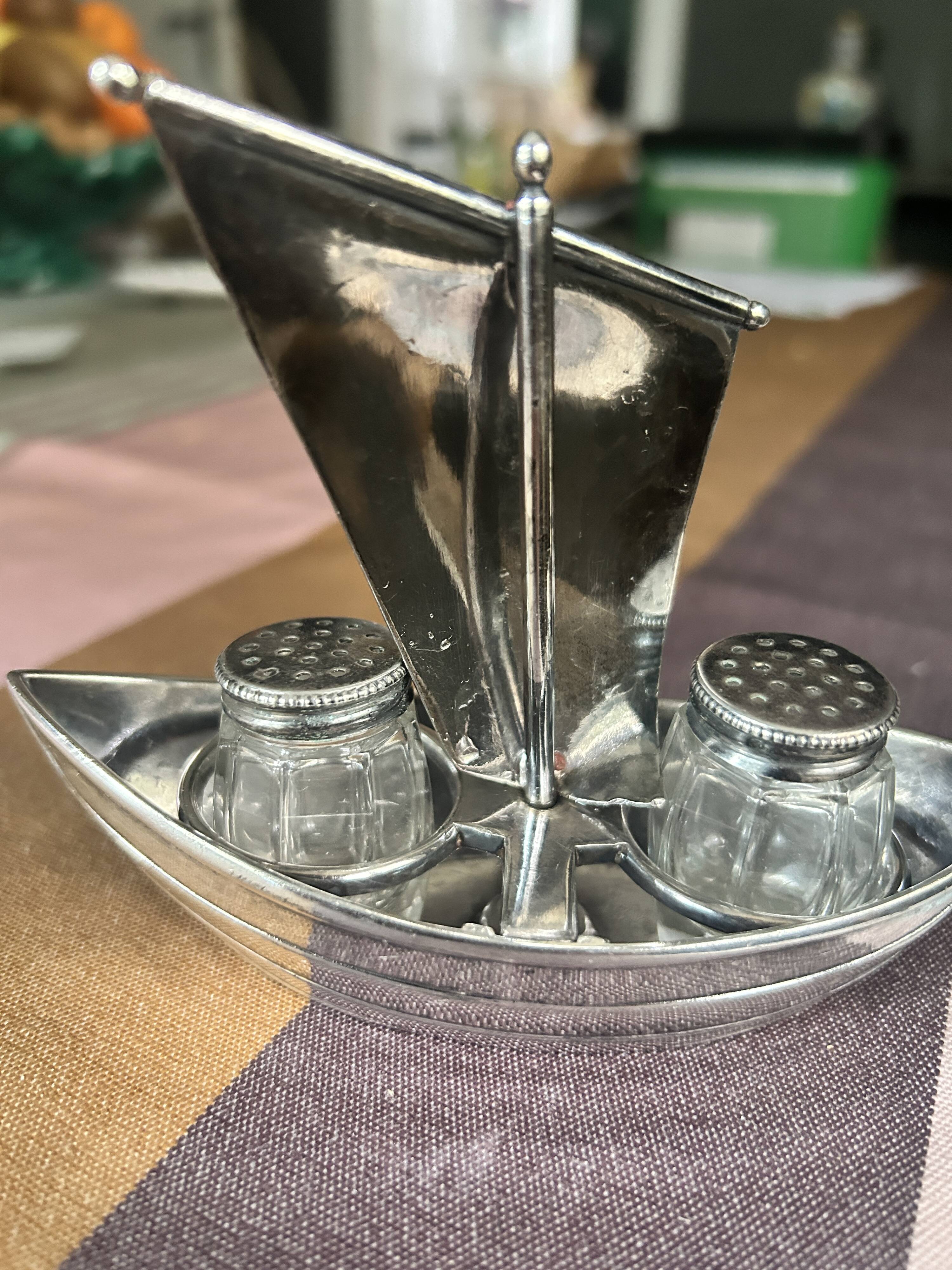 RARE silver-plated salt and pepper shaker set by Cristofle, Gallia collection