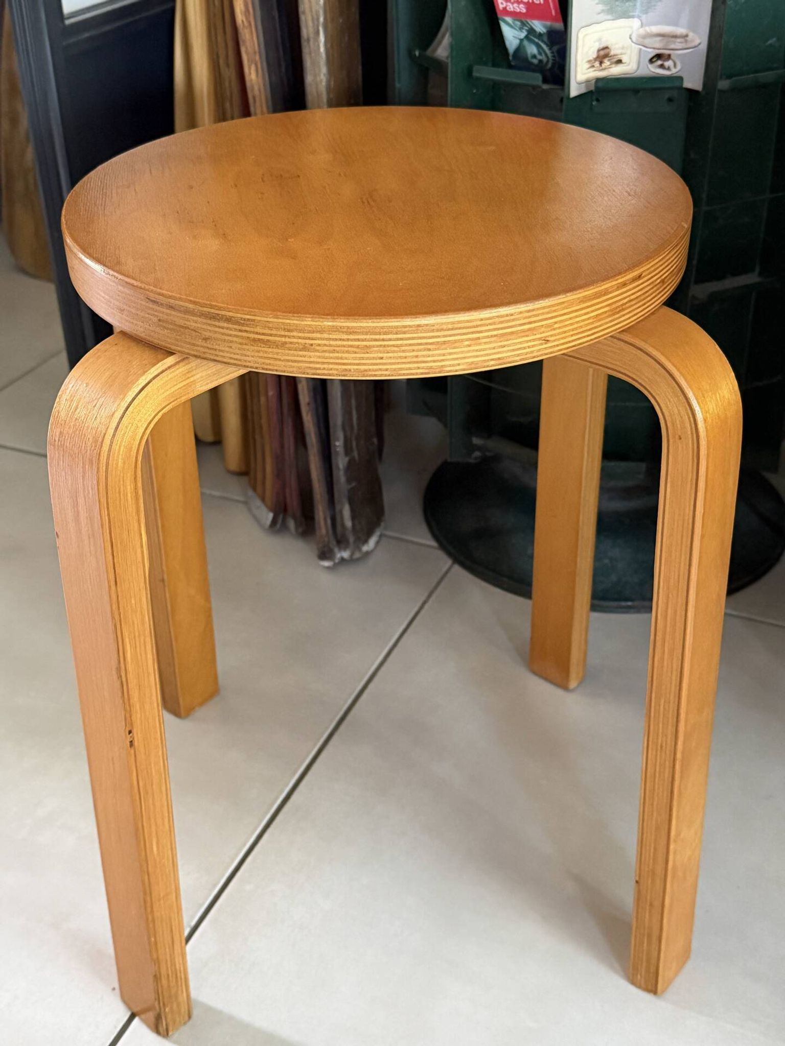 Tabouret vintage Alvar Aalto modèle E60 pour Artek