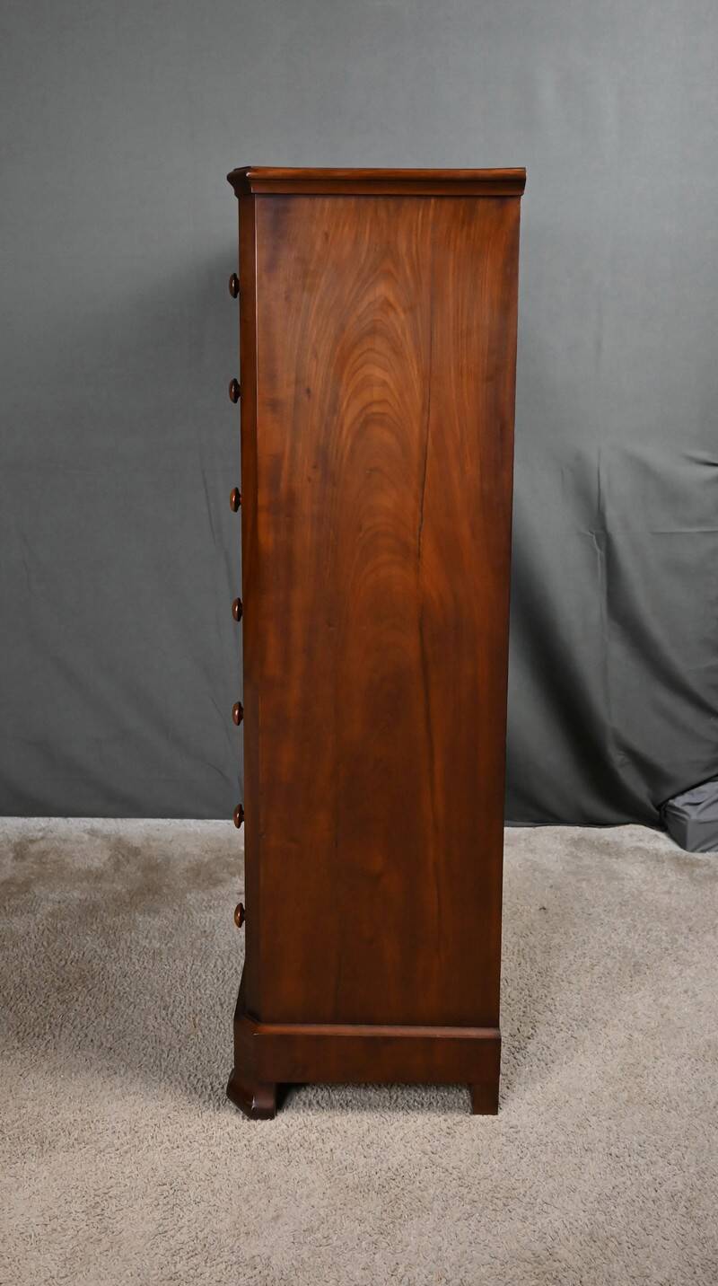Mahogany chest of drawers – Late 19th century