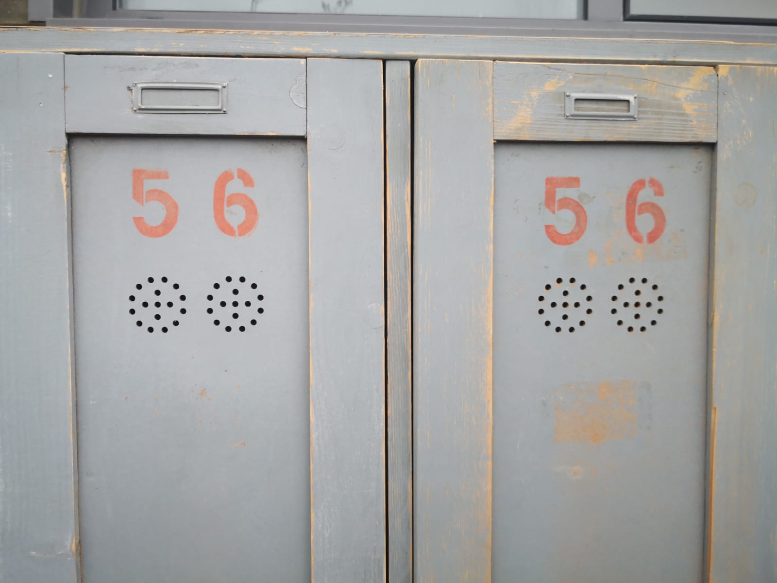 Vestiaire industriel vintage en bois