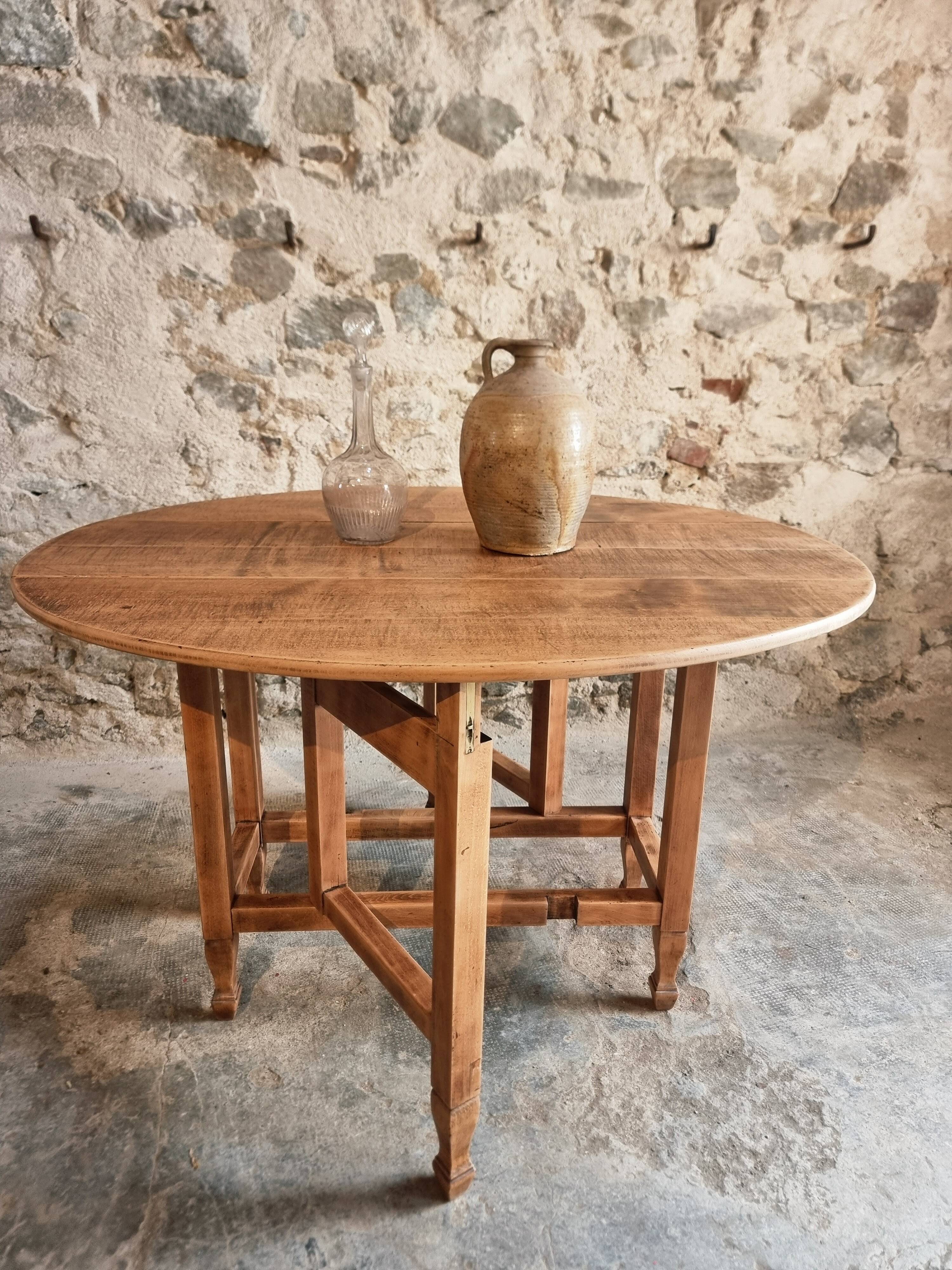 Vintage French drop-leaf table – Oval dining table, circa 1930–1950