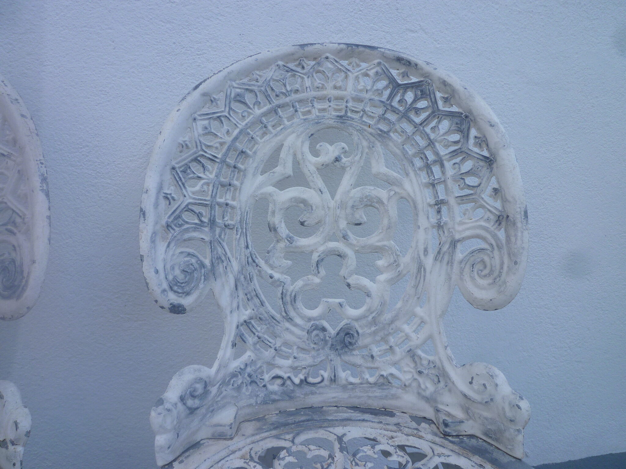 2 cast aluminum chairs