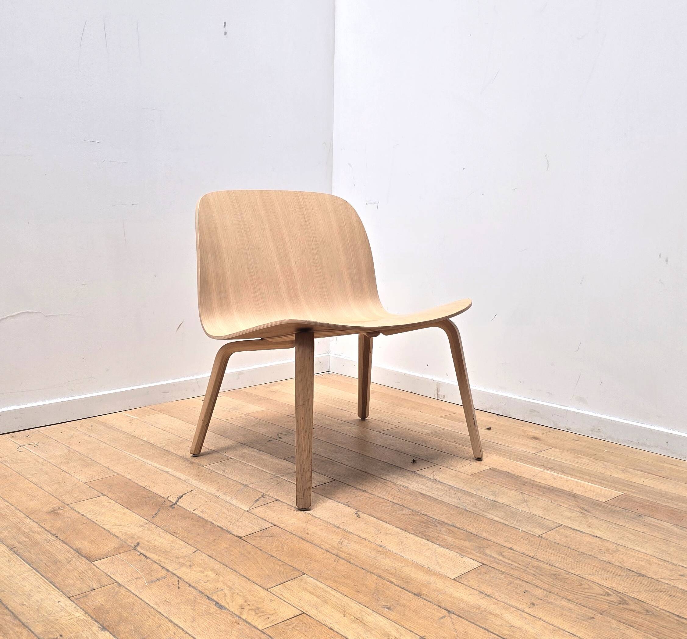 Set of 4 Muuto armchairs