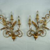 Pair of large floral wall lamps in gilded and lacquered metal. Italy 1960s