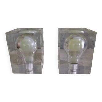 Paire d'inclusions en résine de  Pierre Giraudon ampoules
