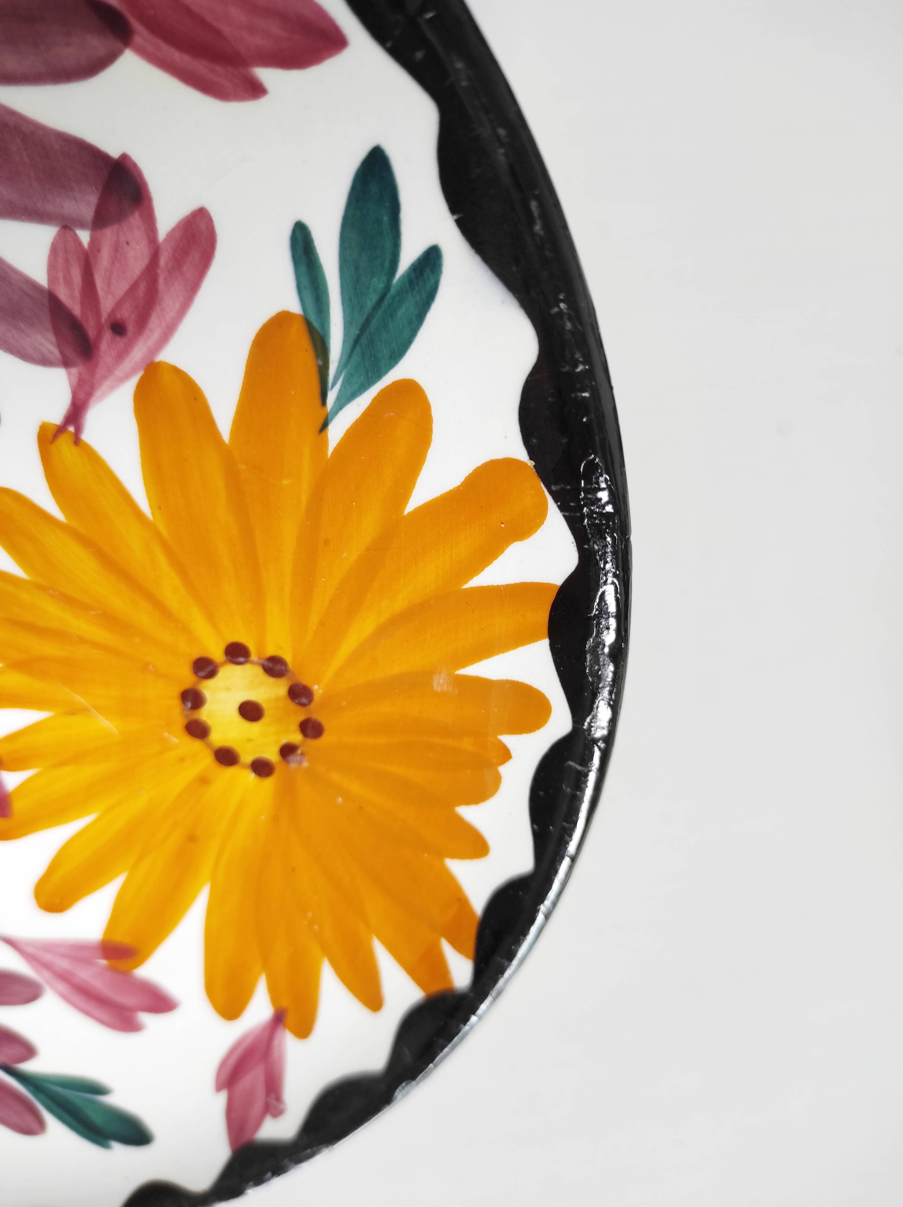 Two Schramberg Majolika painted flower dishes