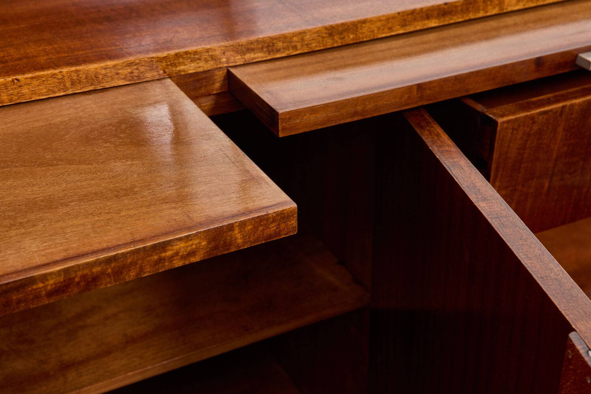 Buffet cubain en acajou de style Bauhaus, Gyula Kaesz, début des années 1940