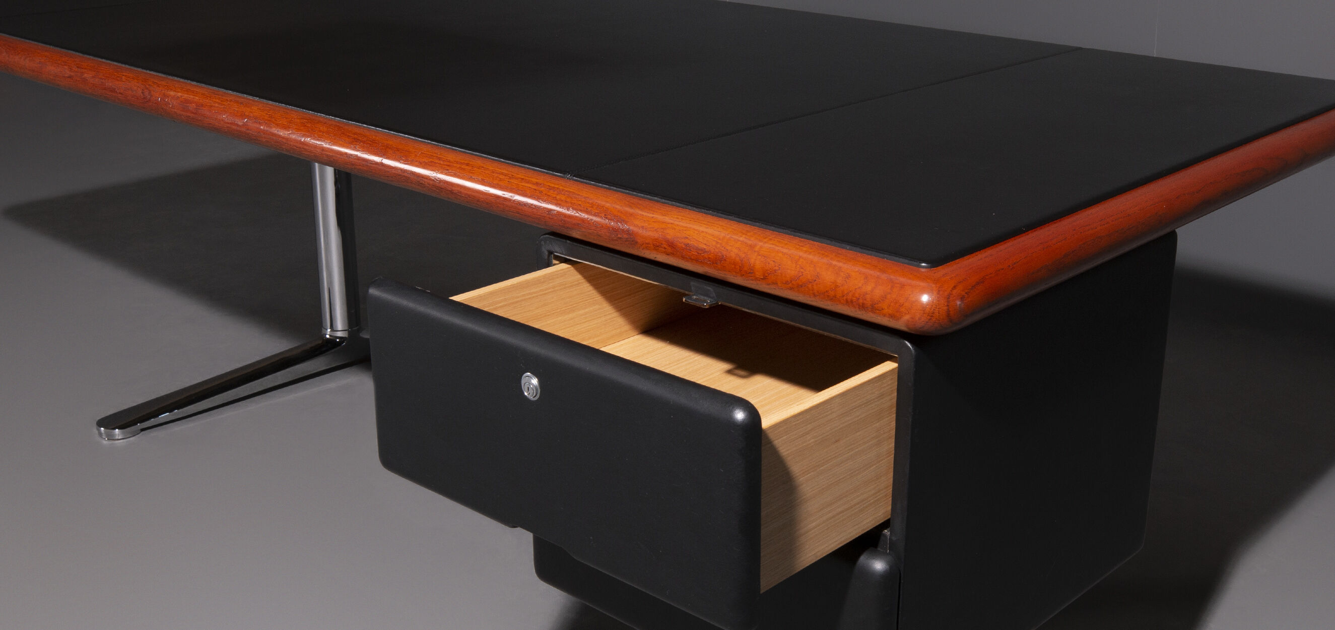 Warren Platner executive desk, Knoll International