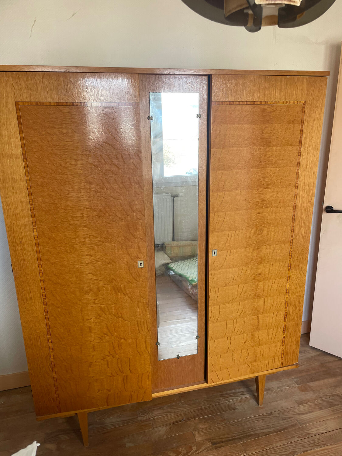 Scandinavian wardrobe with 2 doors and 1 mirror from the 1970s.