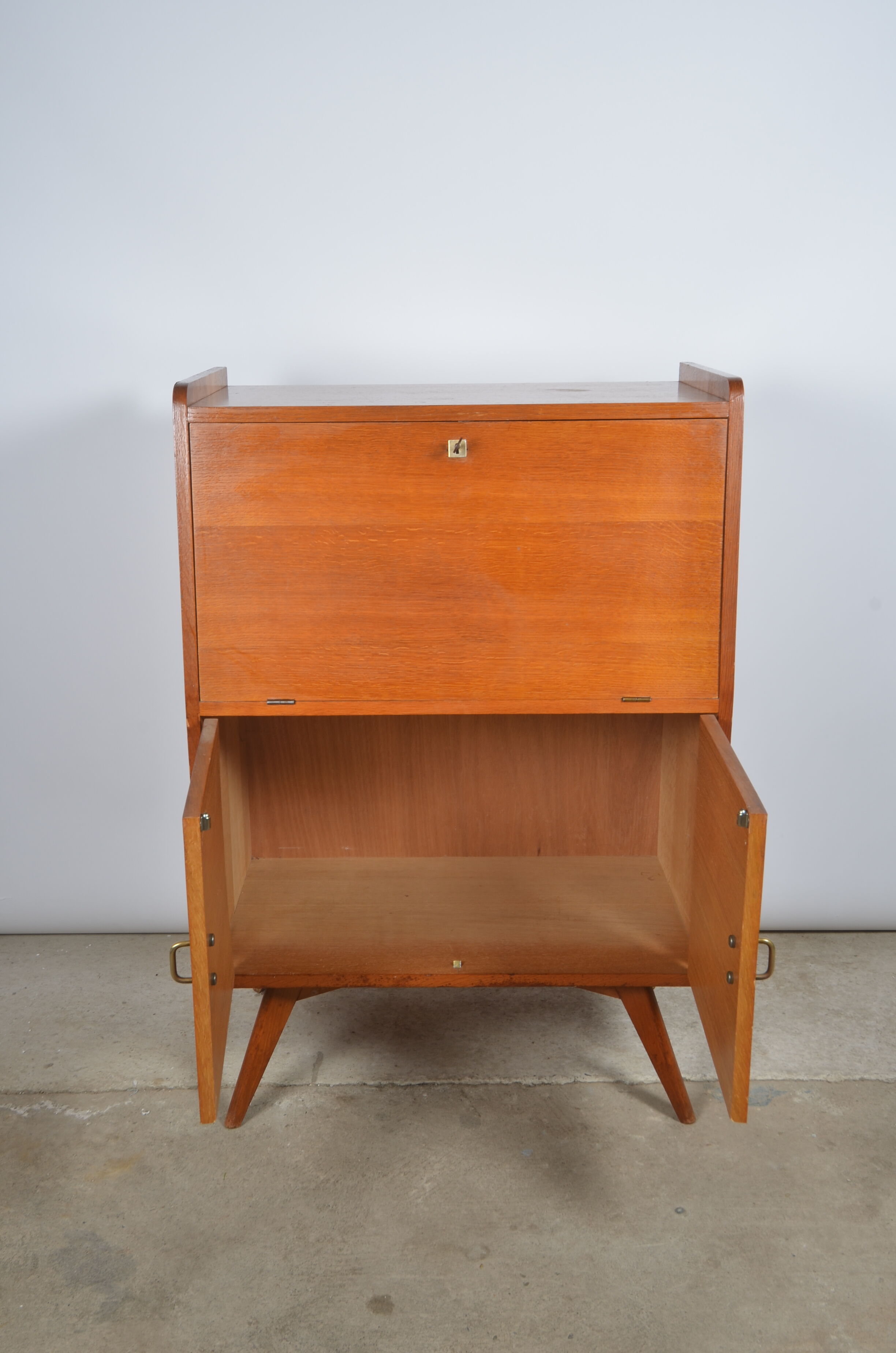 Secretary feet compass 1960