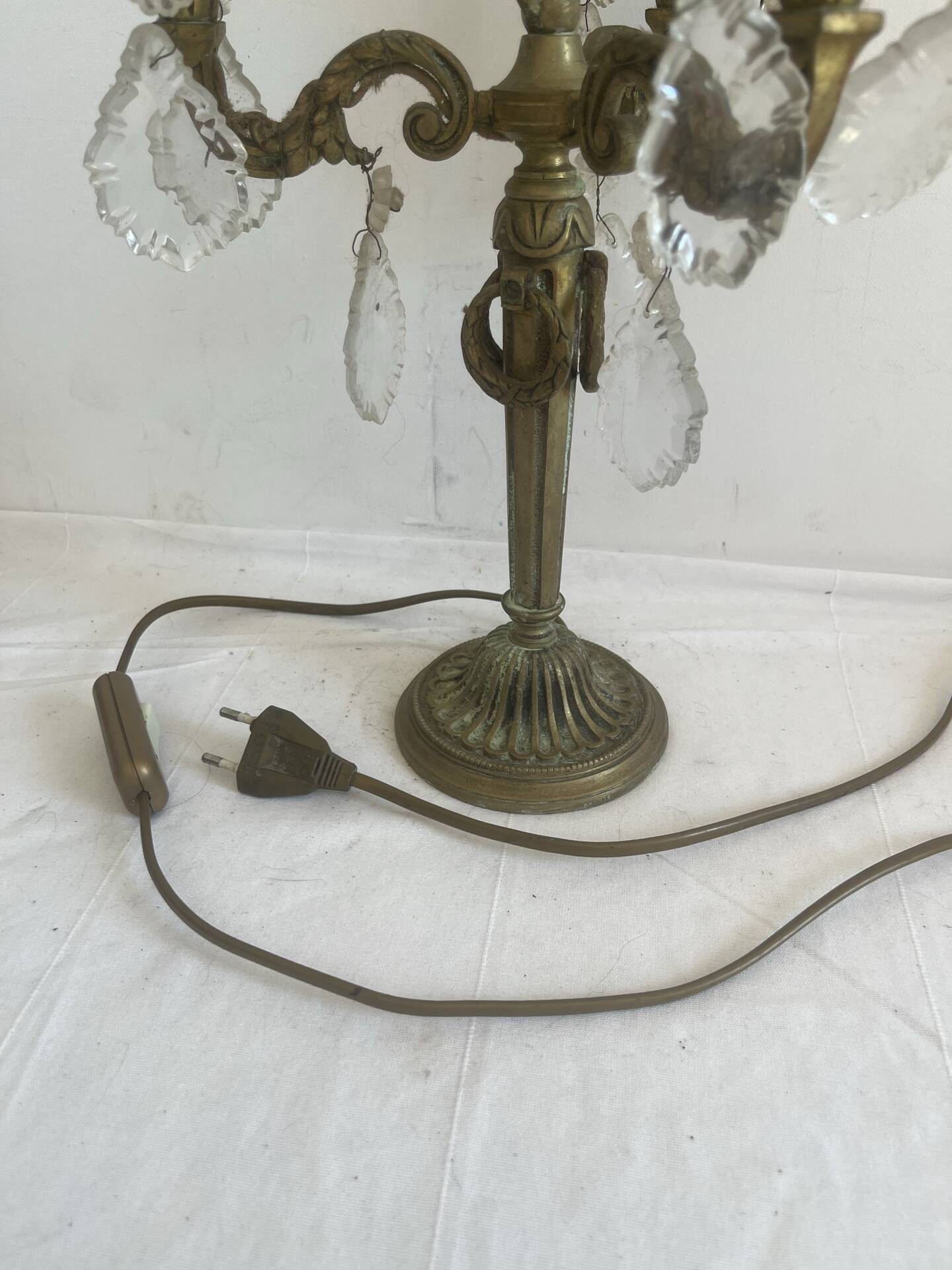 Bronze three-light girandole table lamp