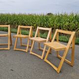 Set of 4 vintage folding chairs
