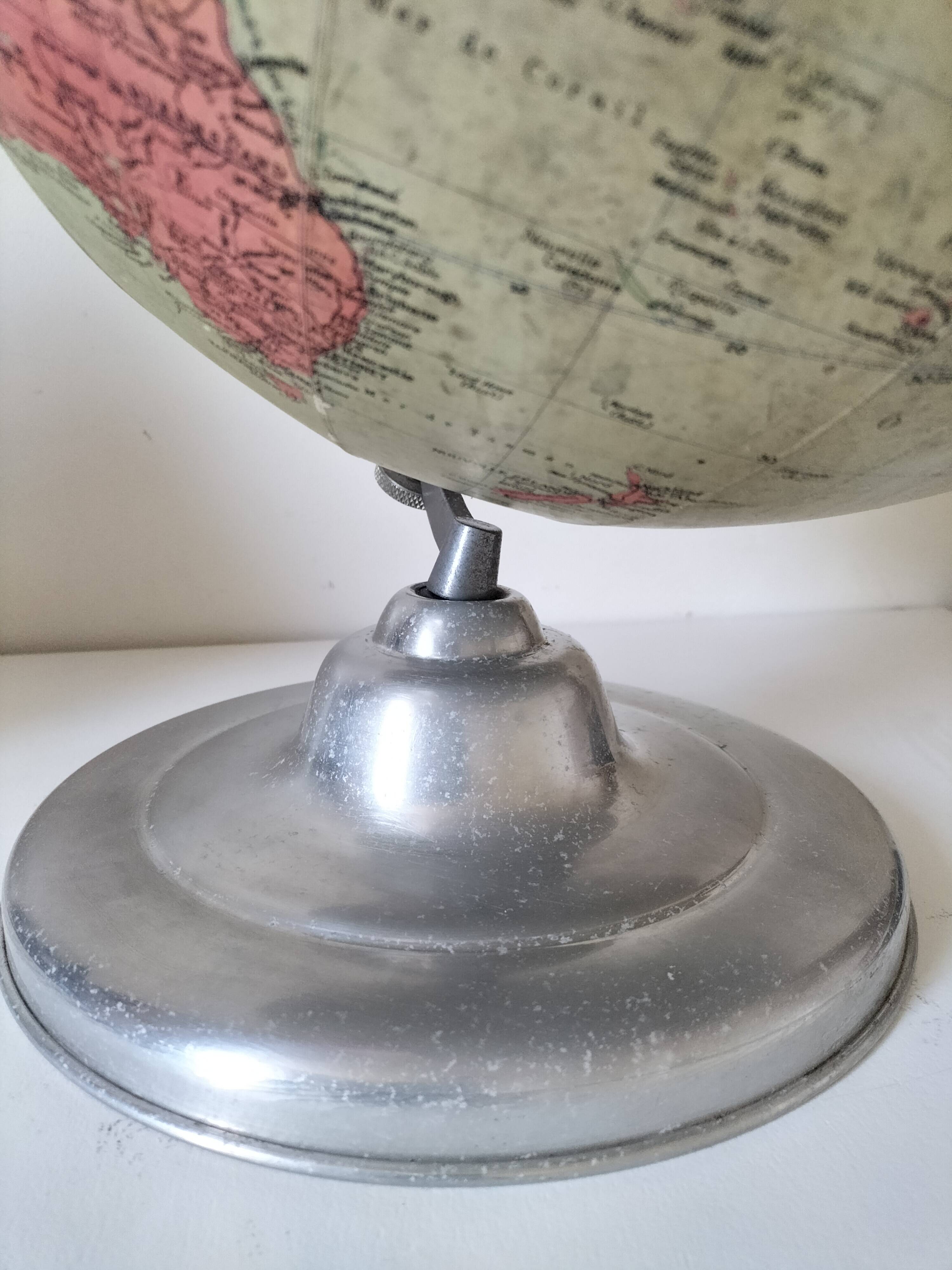 Vintage Globe Taride Maps – 1960