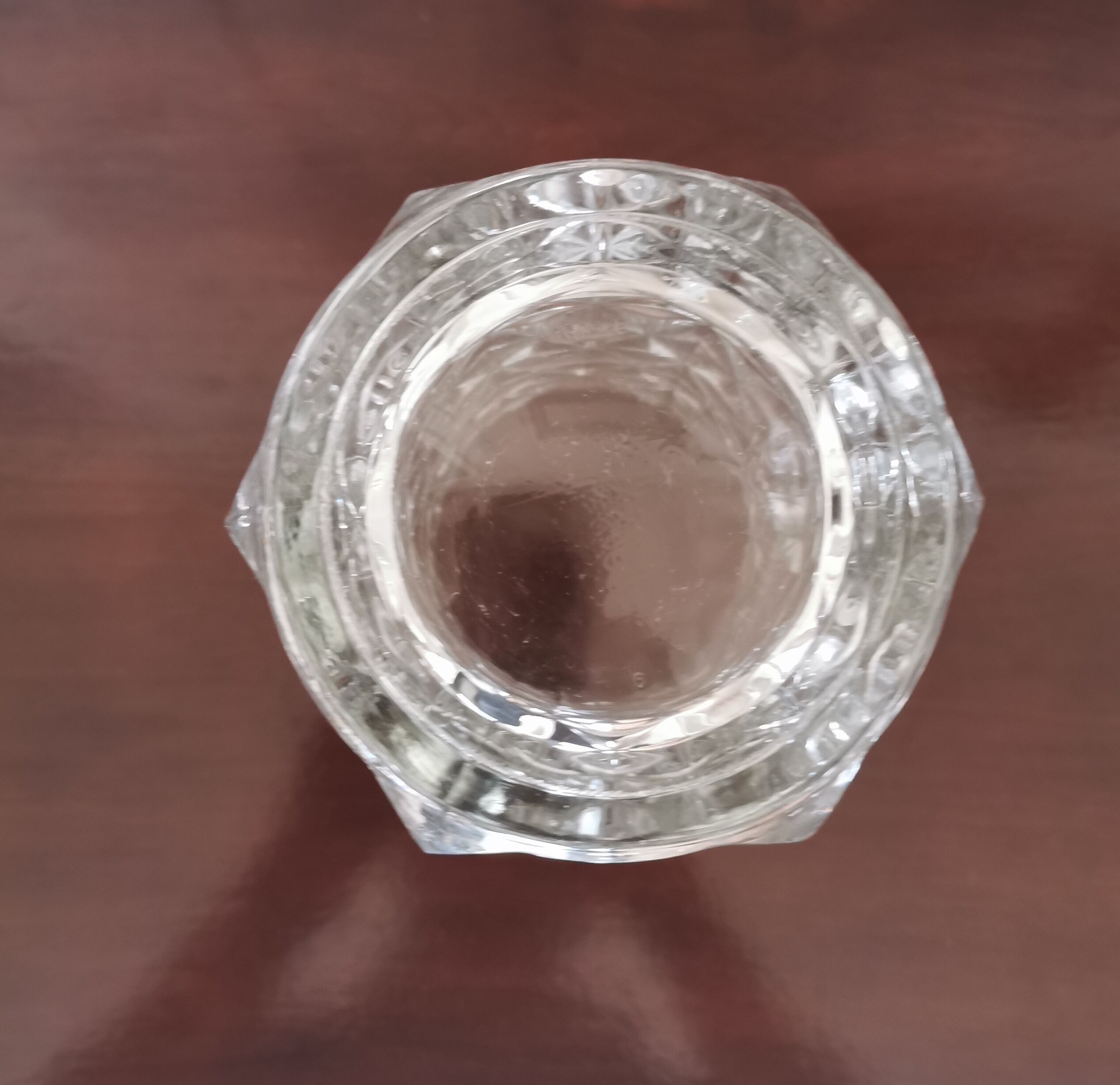 Chiseled glass vase pattern radiance