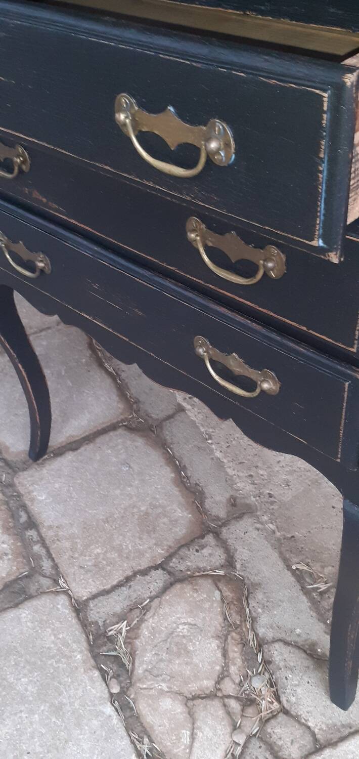 Vintage chest of drawers