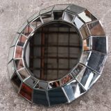 Bevelled mirror