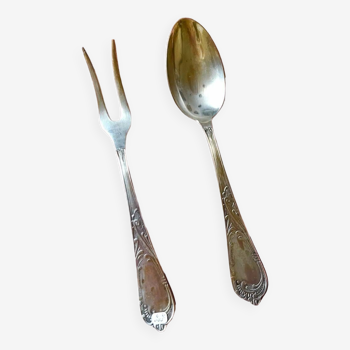 2 utensils