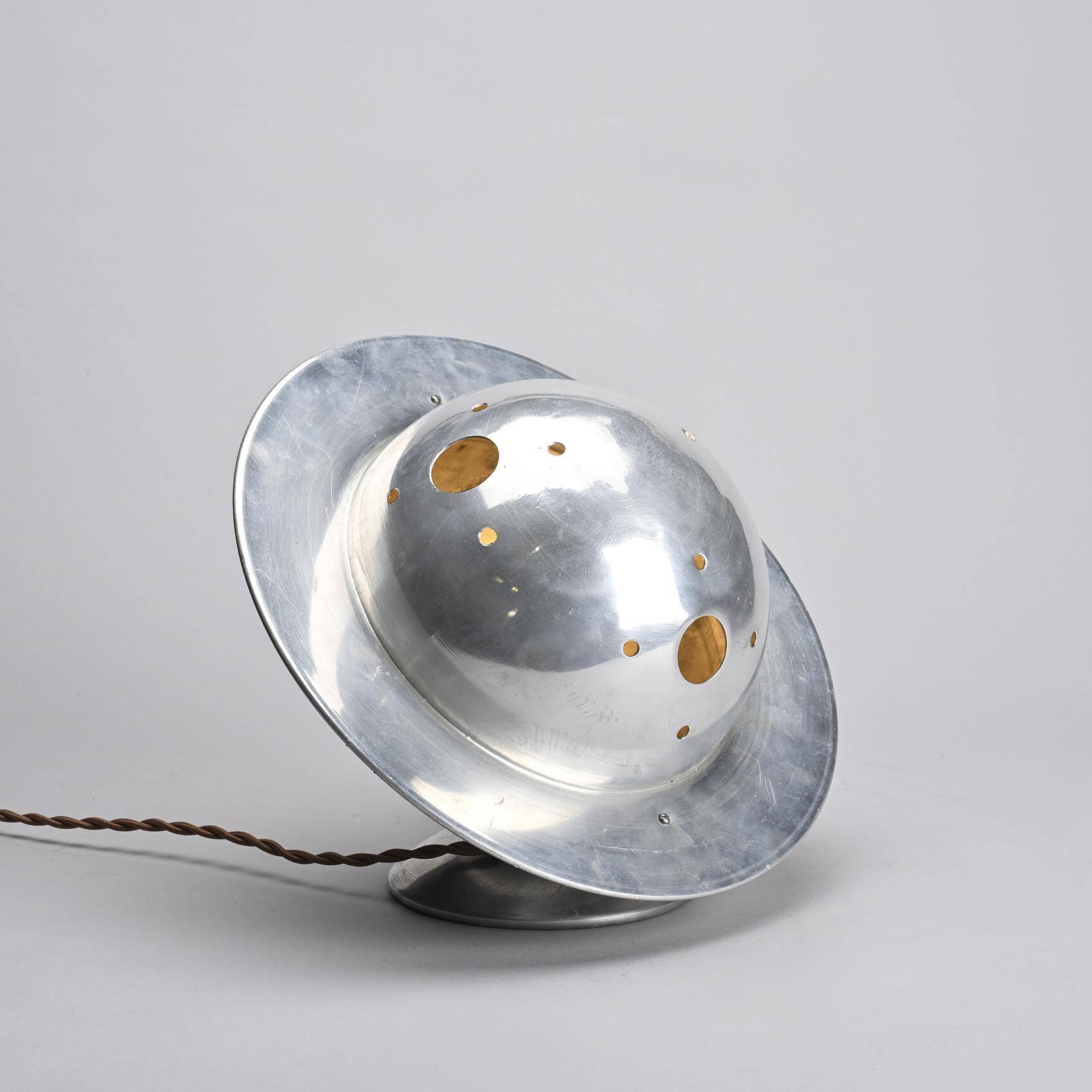 Lampe de table moderniste en aluminium, France, vers 1930