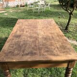 Farm table