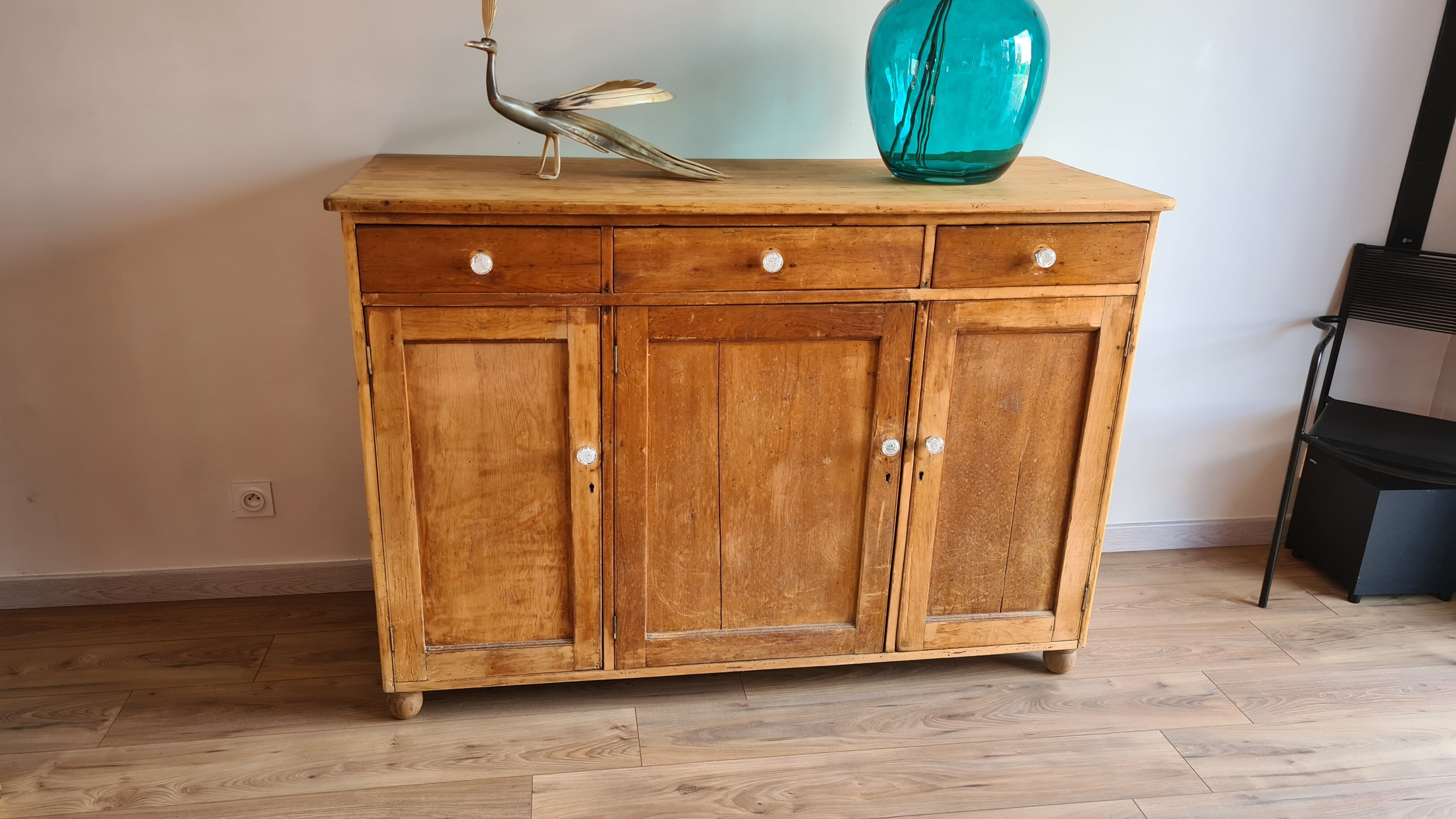English buffet in pine of the nineteenth century