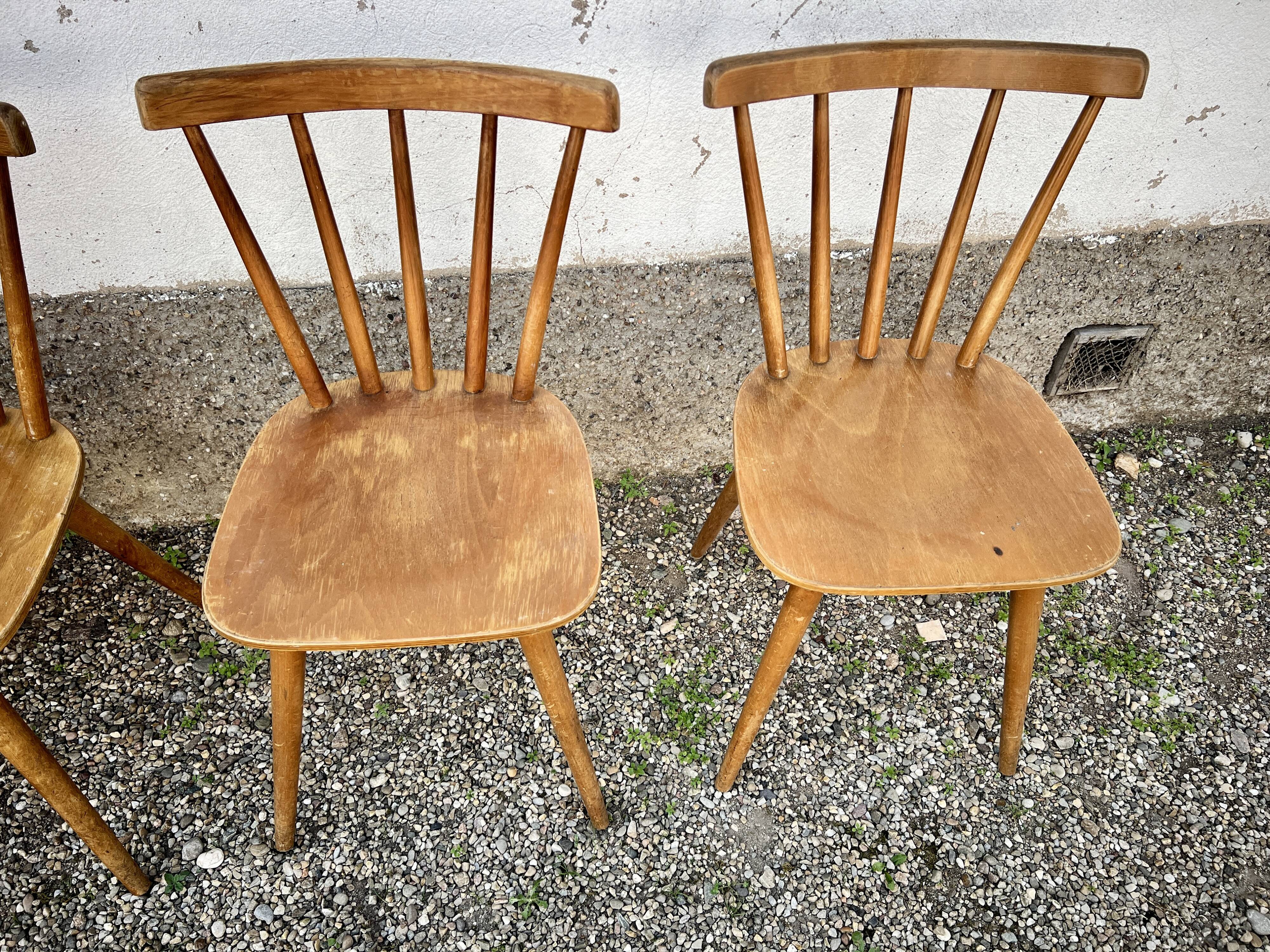 Set of 6 vintage bistro chairs – Warm stained wood – Compass legs
