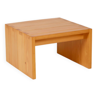 Table en pin par Roland Haeusler pour la Maison Regain