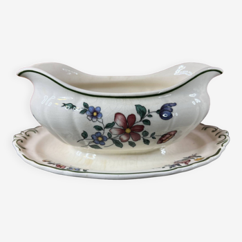 Villeroy Boch sauce boat with its frame
