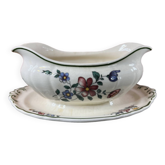 Villeroy Boch sauce boat with its frame